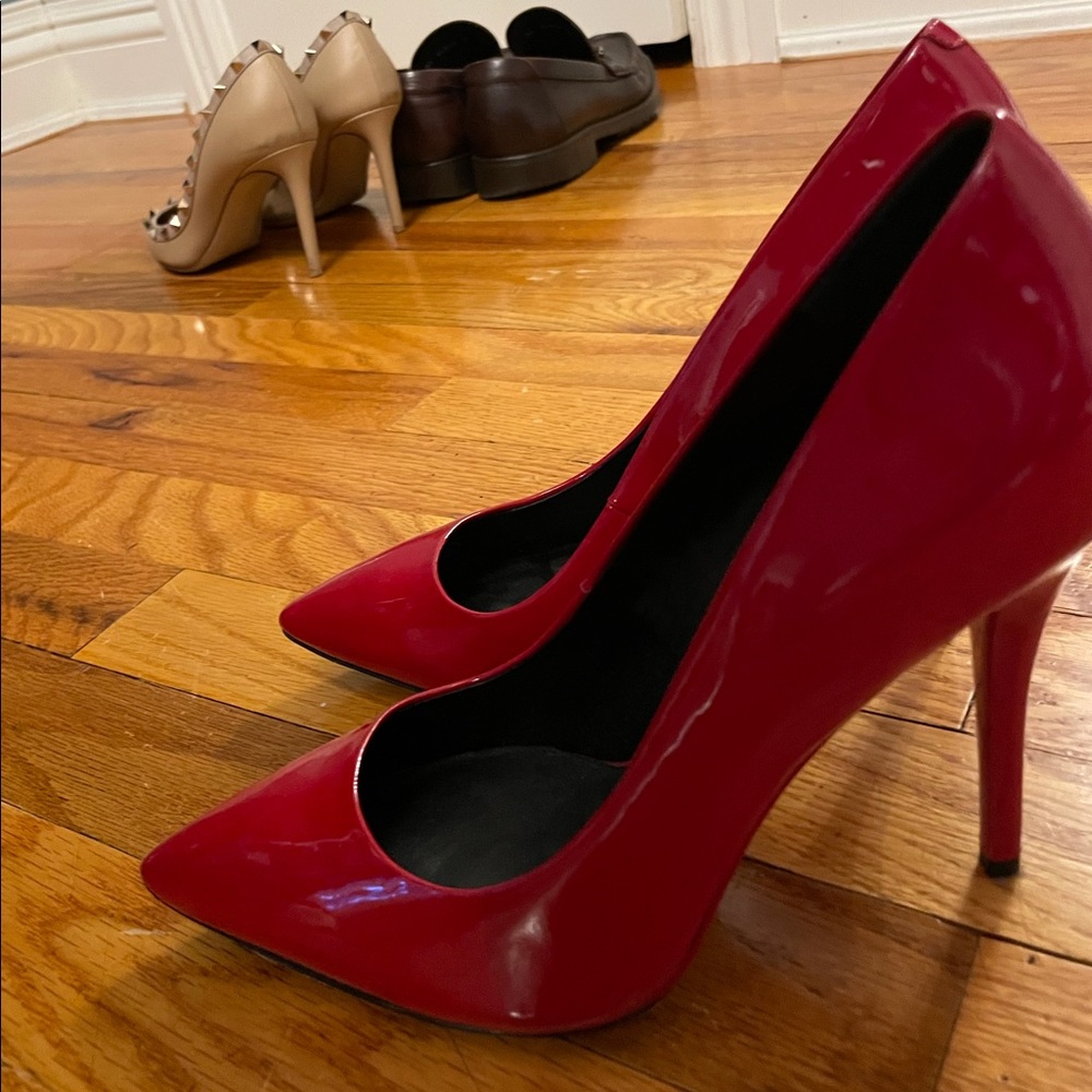 BRIAN ATWOOD patent red pump!!